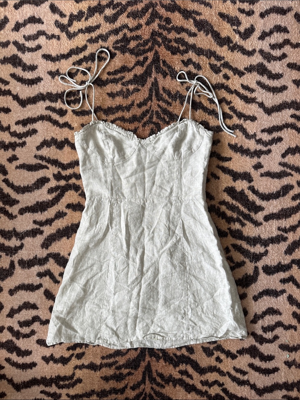 Aritzia Winfred linen Dress in Light oatmeal beige size 10